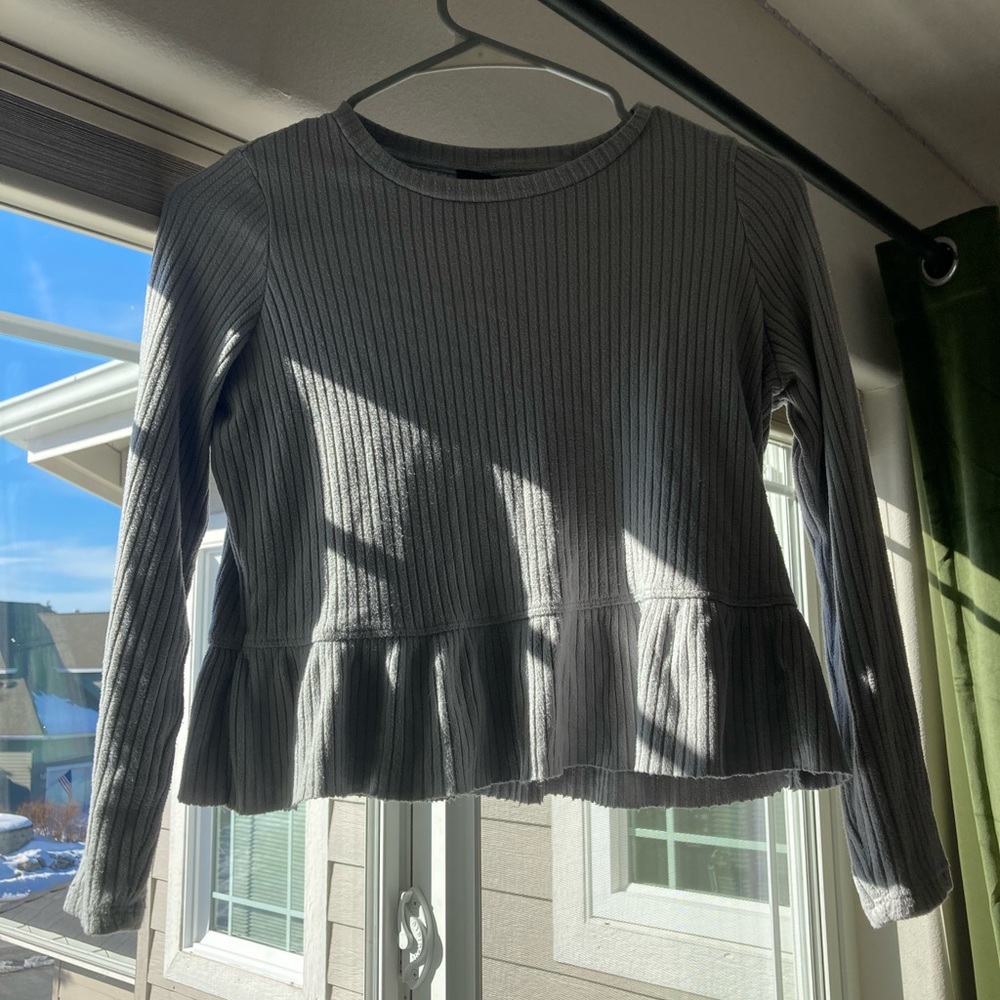 cropped grey top